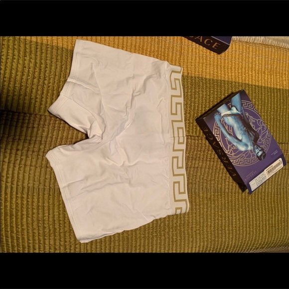 VERSACE - Picture 2 of 7